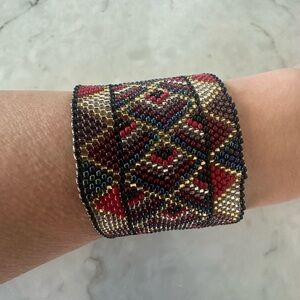 Beautiful seed bead geometric bracelet